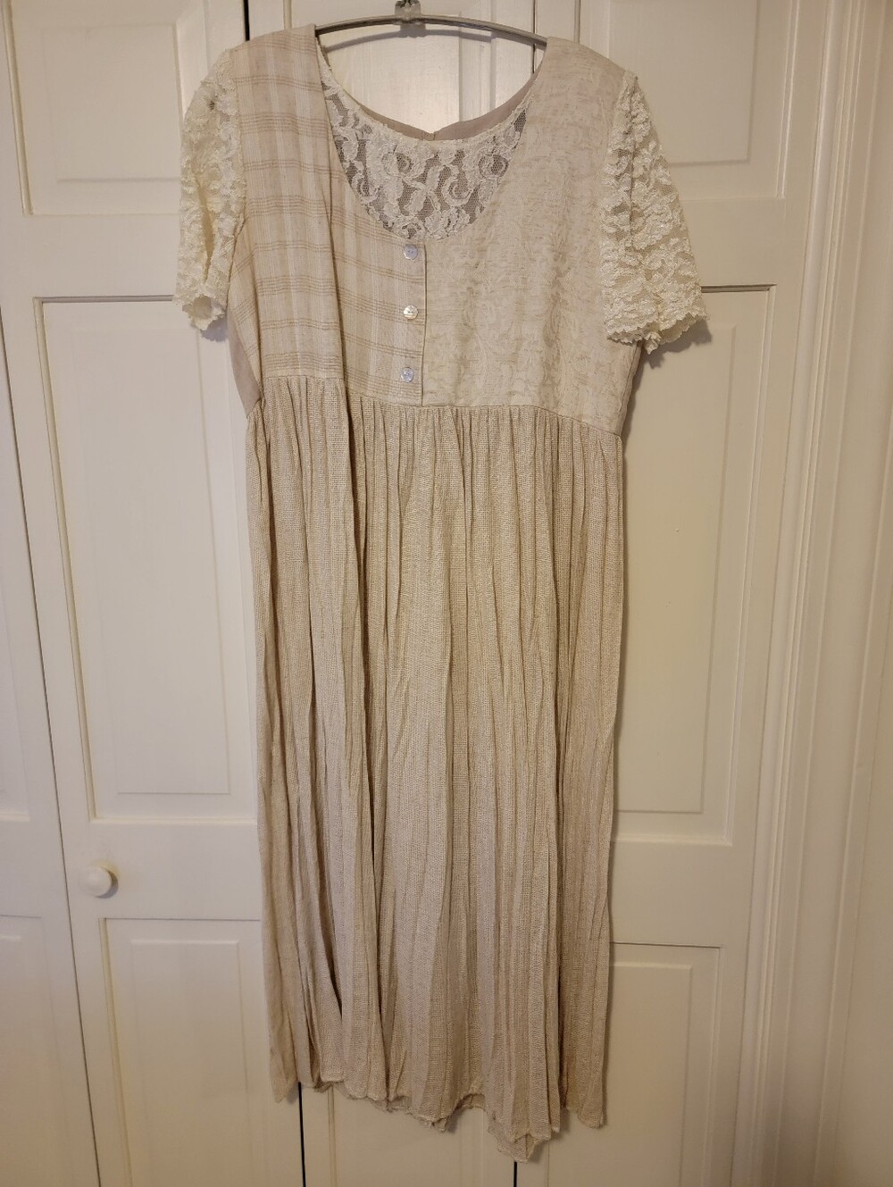 K. C. Spencer Beige Lace & Pleated Maxi Dress Size 12 EUC